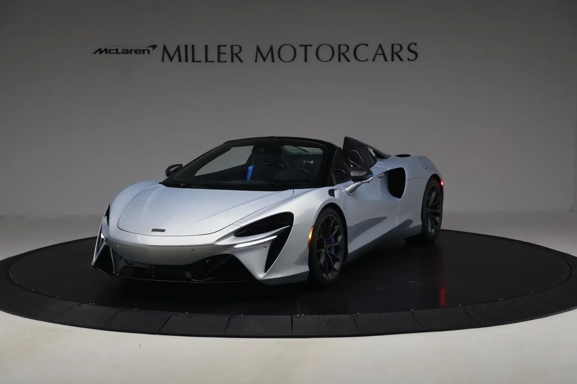 2026 McLaren Artura 3.0 Performance's photo