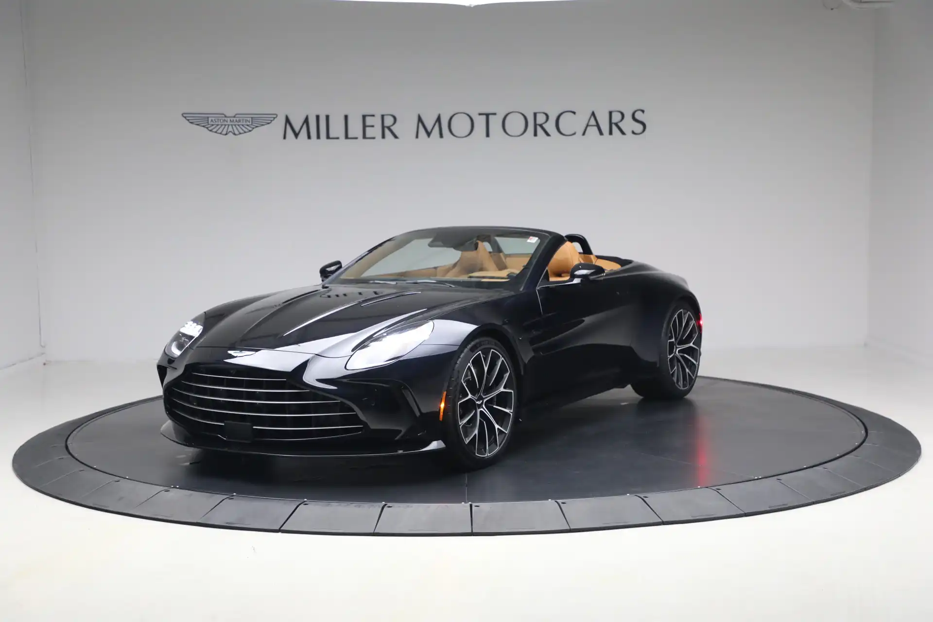 2026 Aston Martin Vantage 4.0 V8 Roadster's photo