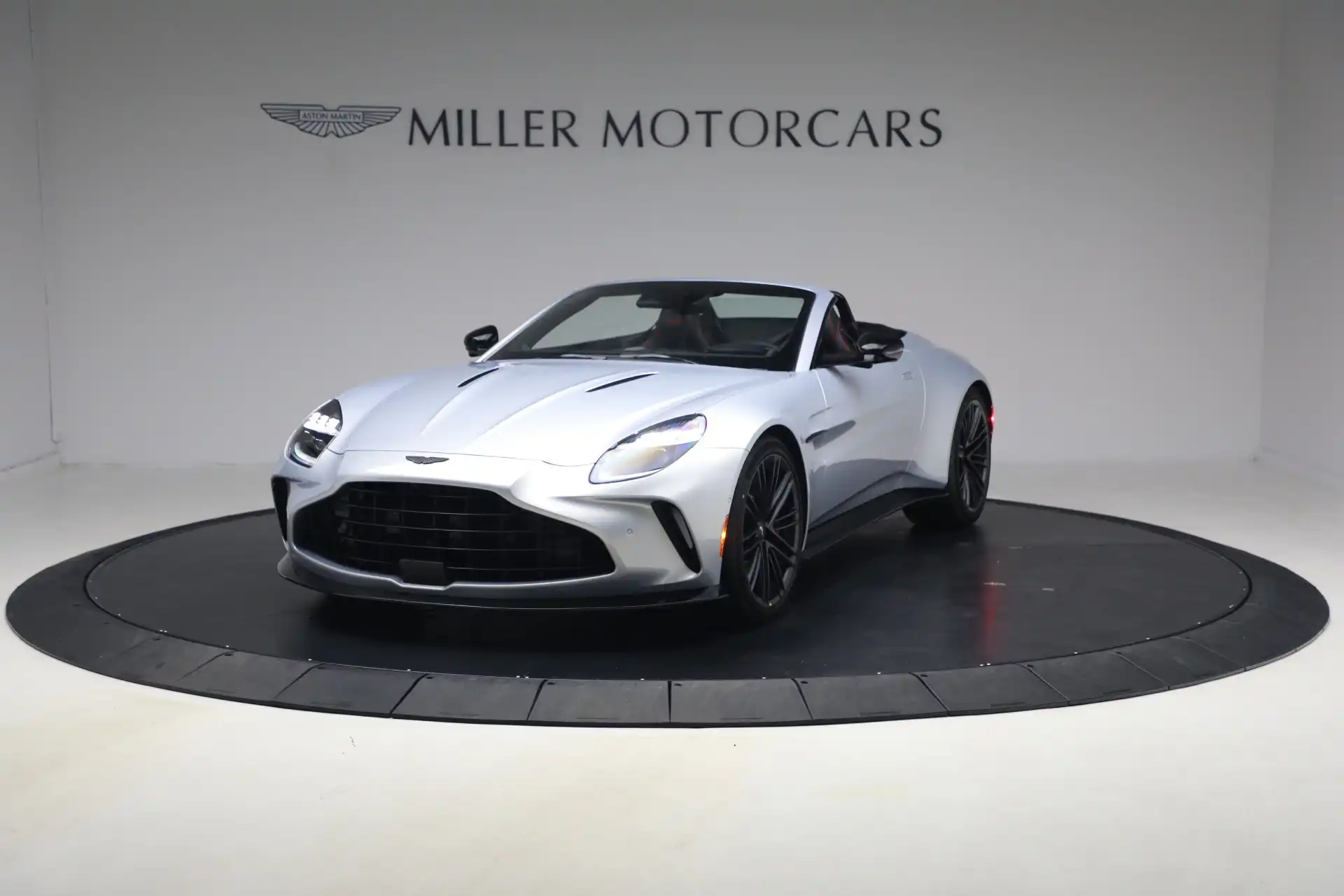 2026 Aston Martin Vantage 4.0 V8 Roadster's photo