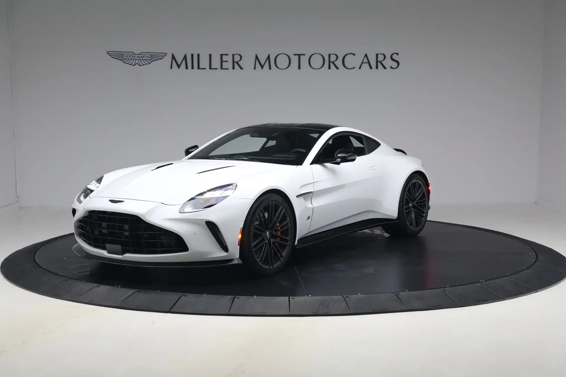 2026 Aston Martin Vantage 4.0 V8's photo