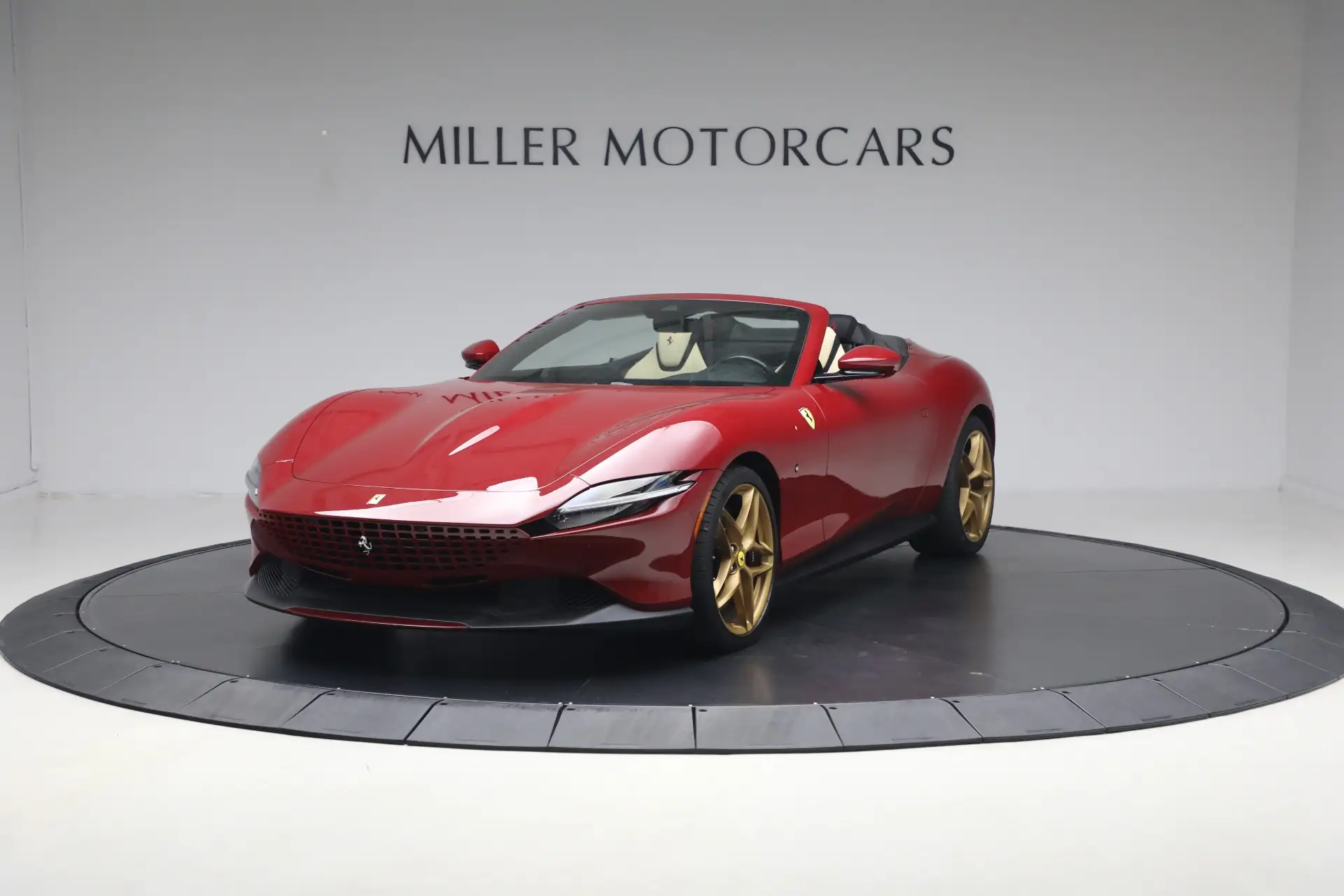 2025 Ferrari Roma Spider's photo
