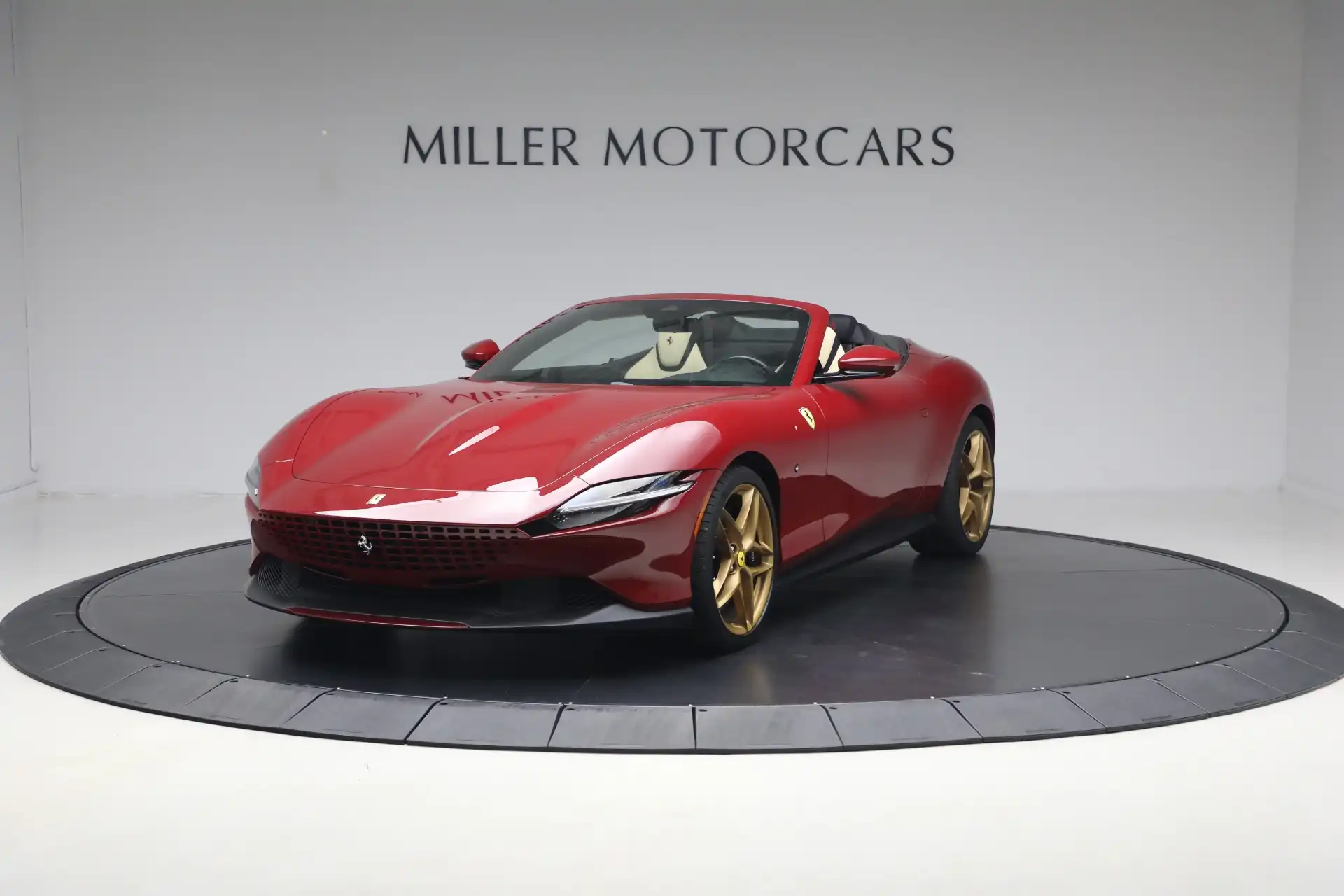 2025 Ferrari Roma Spider's photo