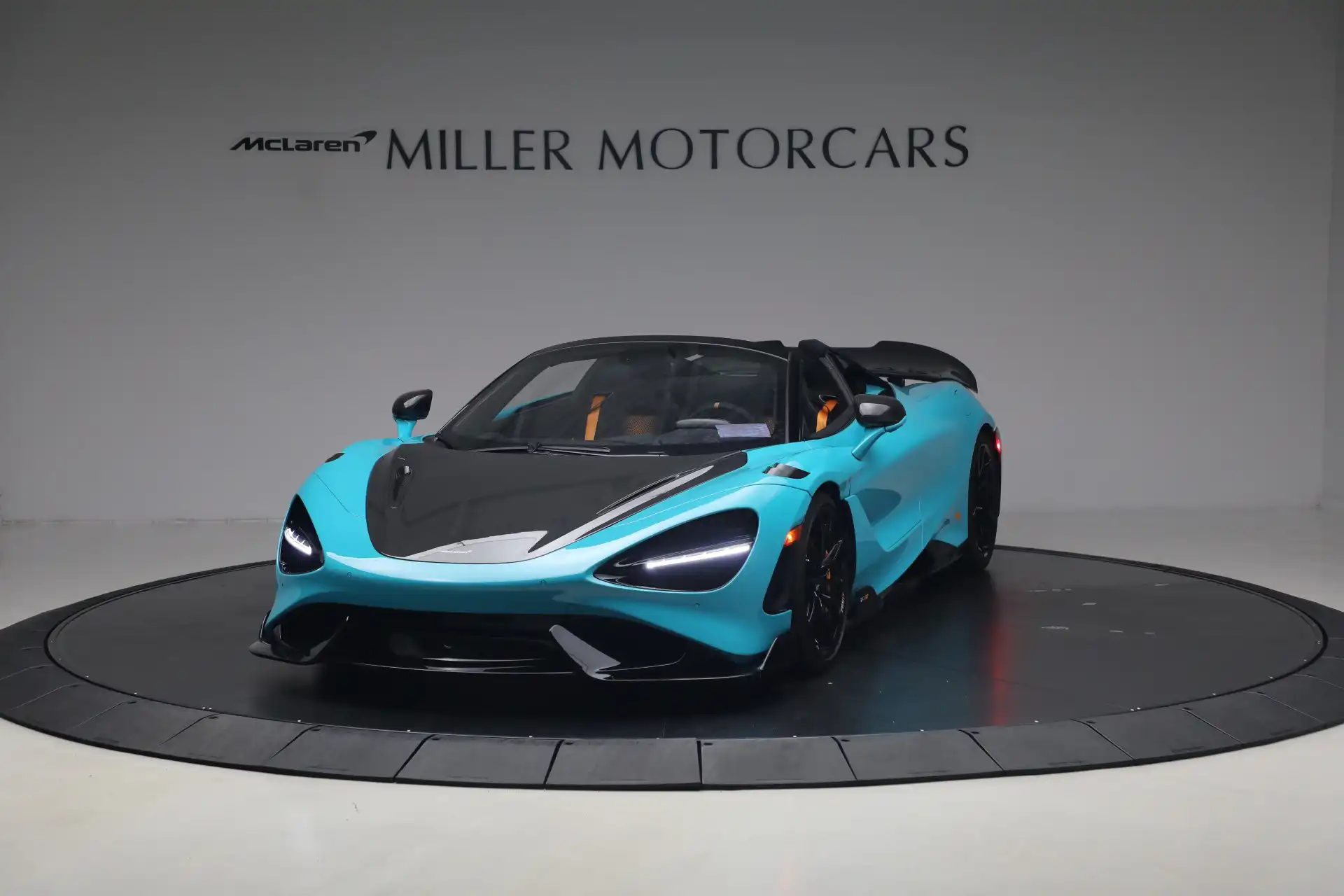 2022 McLaren 765LT Base's photo