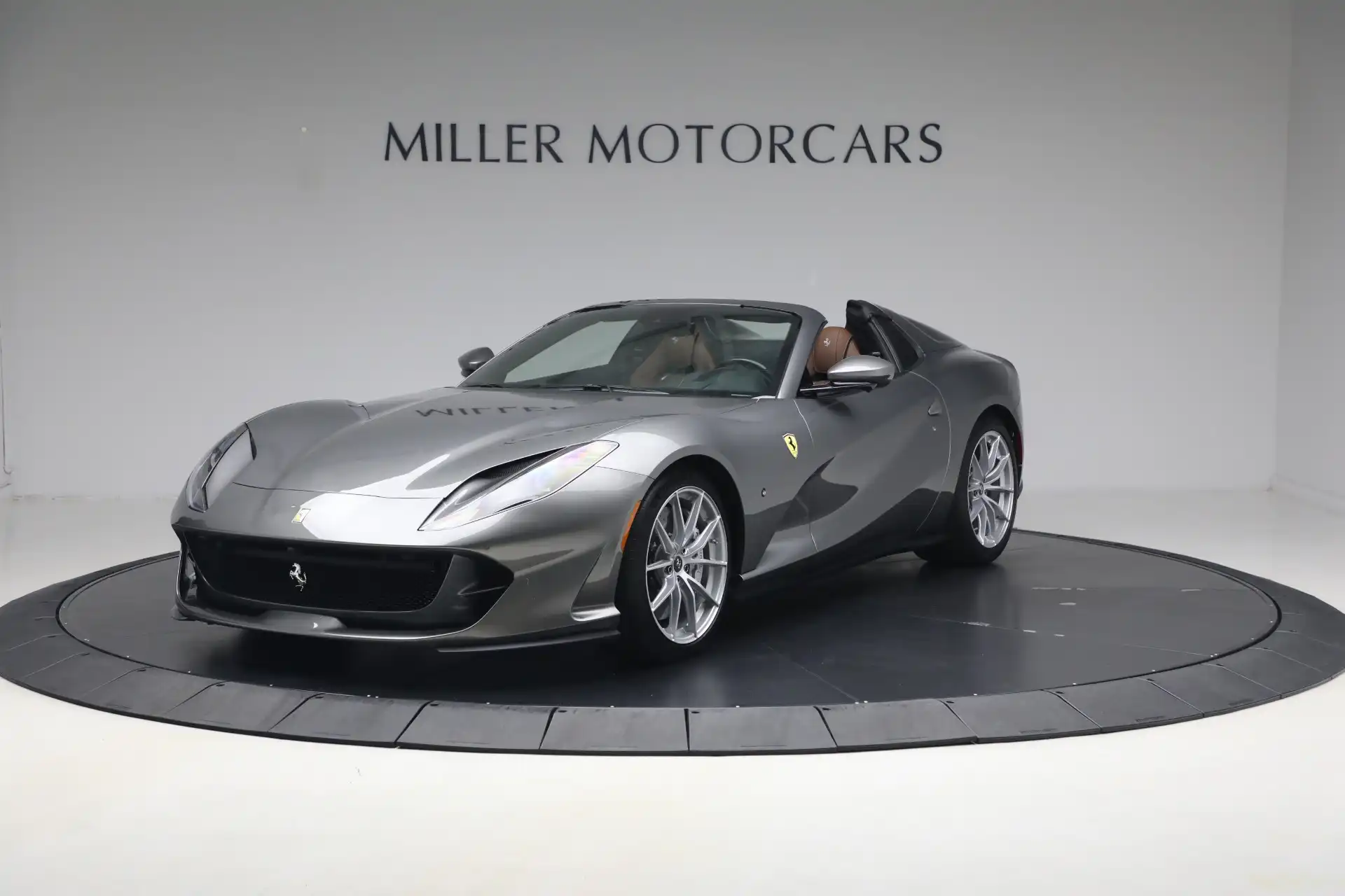 2021 Ferrari 812 Base's photo
