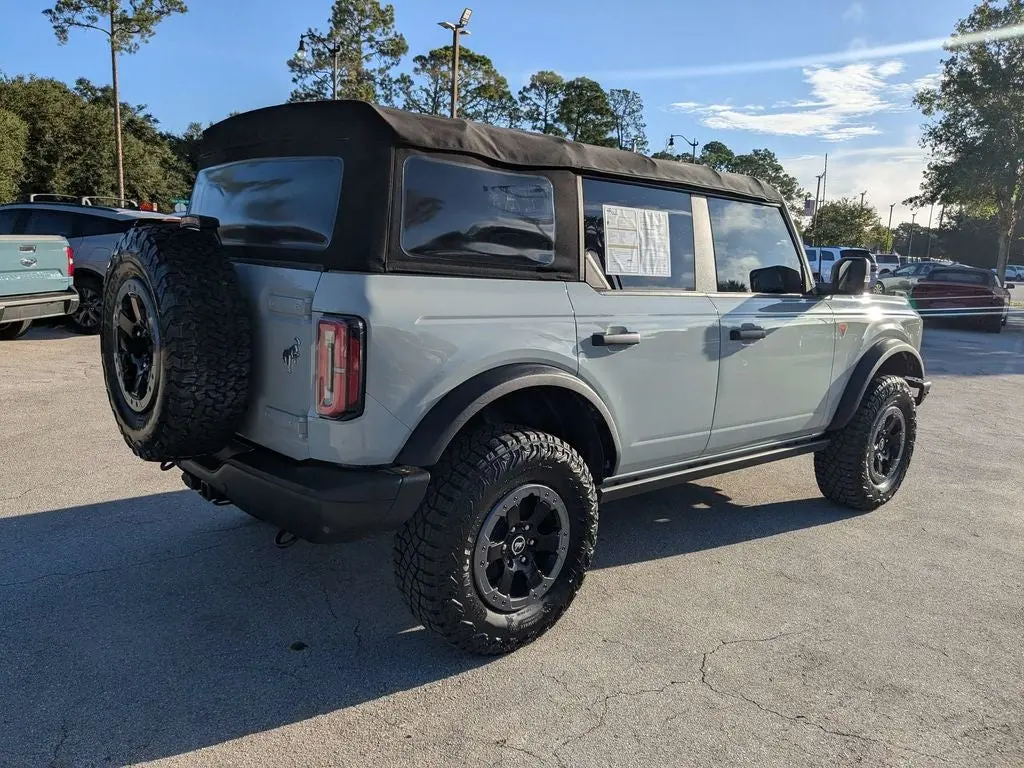 2021 Ford Bronco Badlands 4WD photo 4