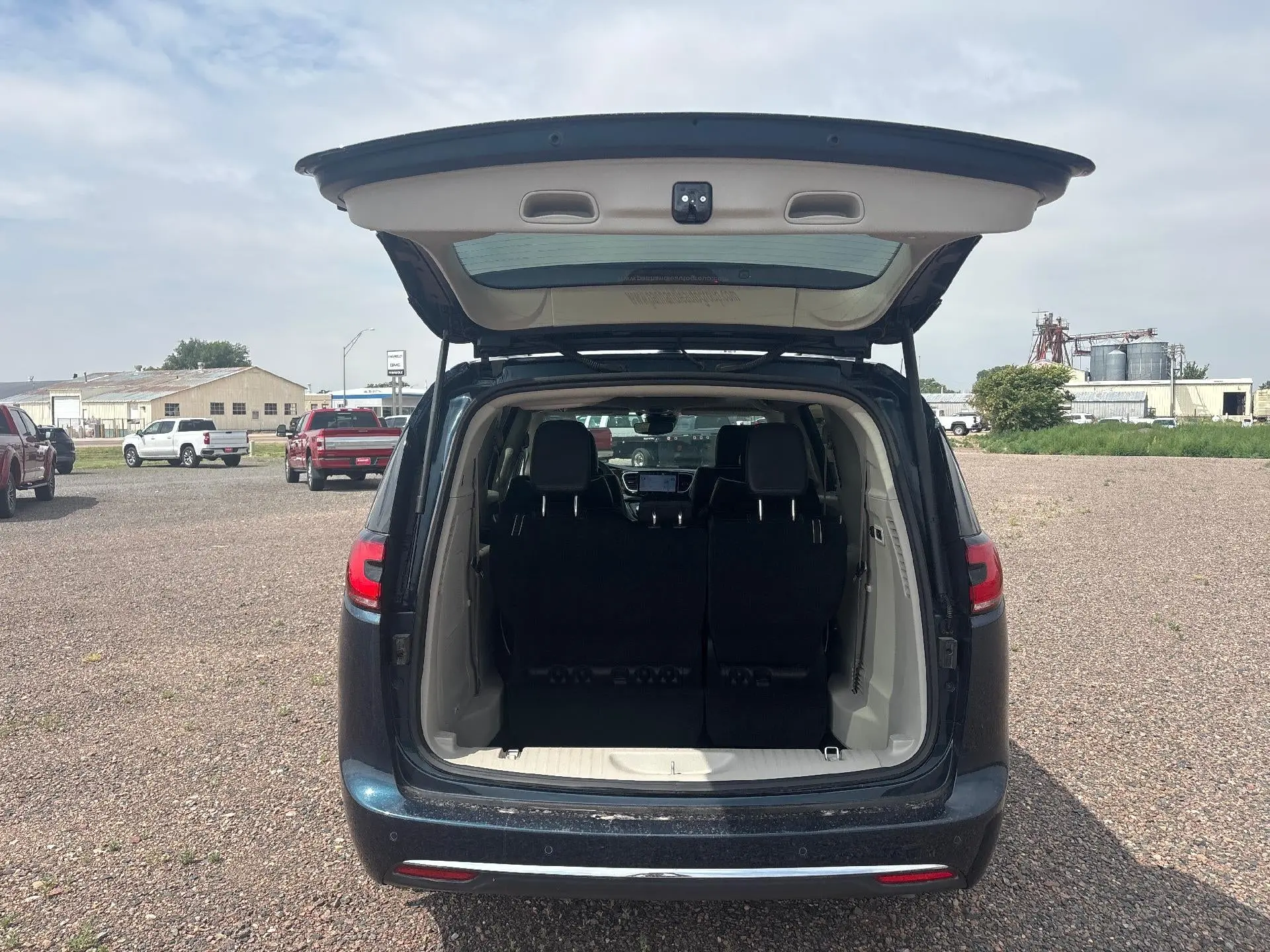 2022 Chrysler Pacifica Limited photo 5