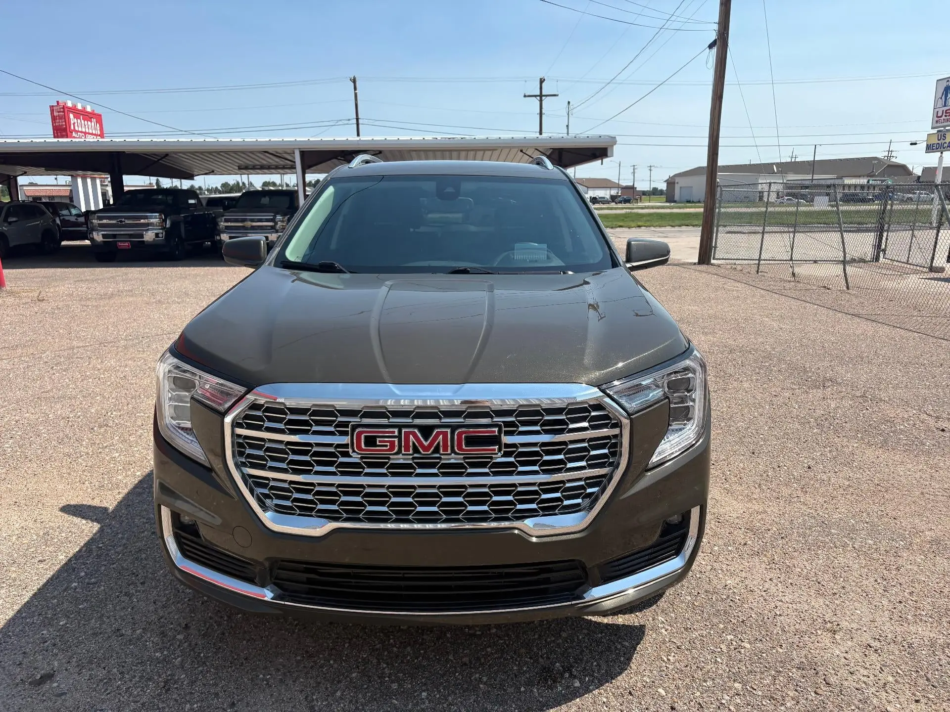 2023 GMC Terrain Denali AWD photo 3