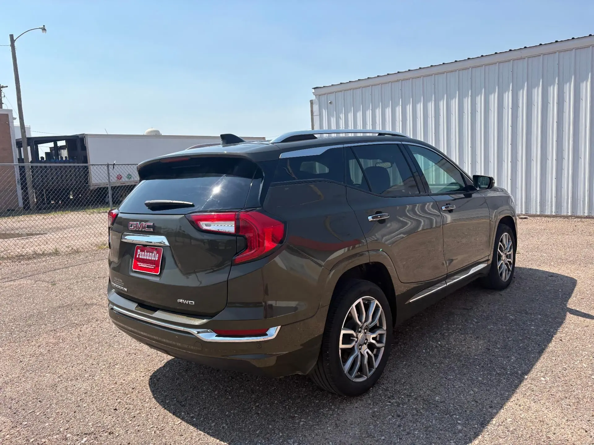 2023 GMC Terrain Denali AWD photo 5