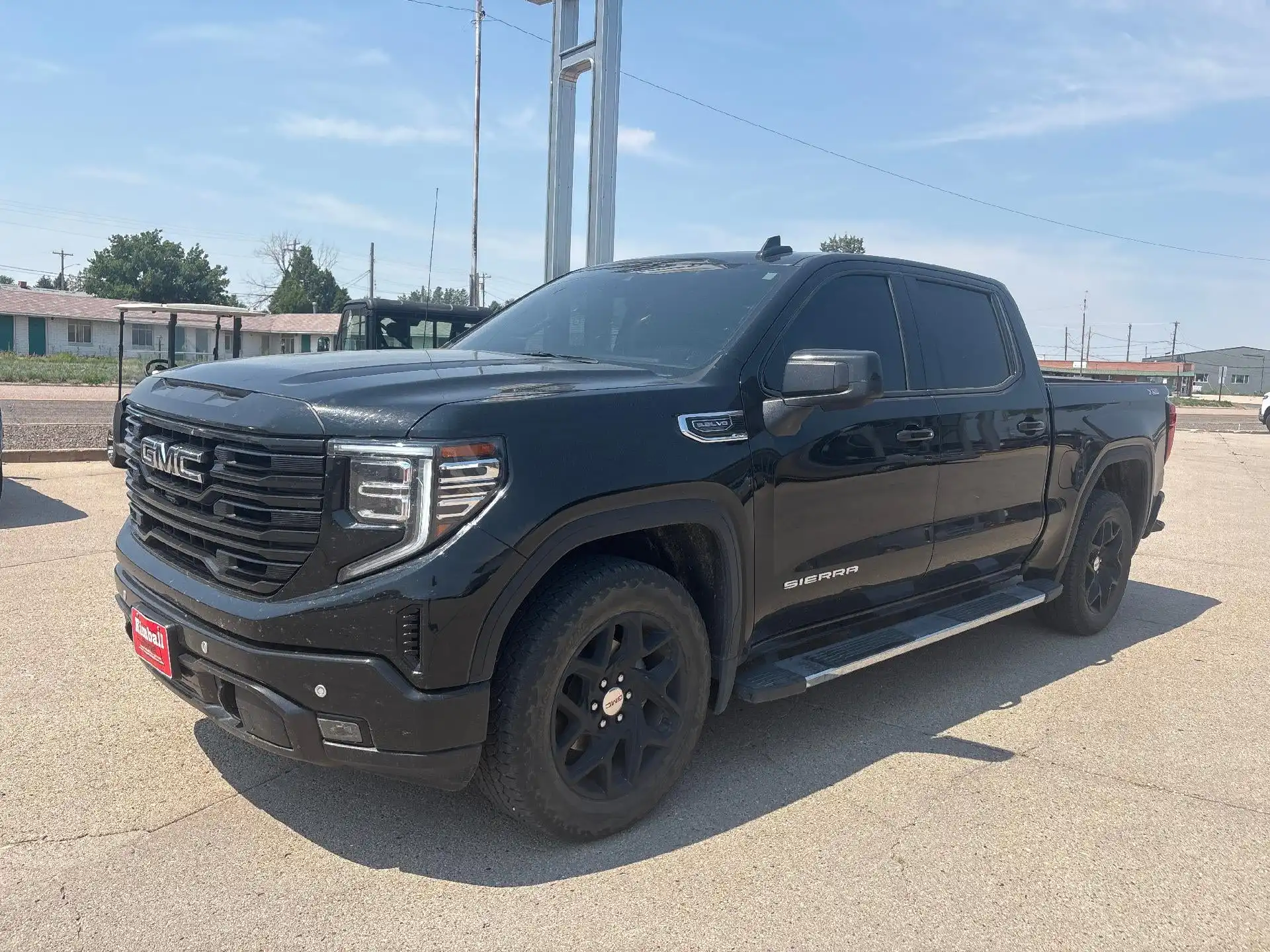 2025 GMC Sierra 4WD Crew Cab Short Box SLT's photo