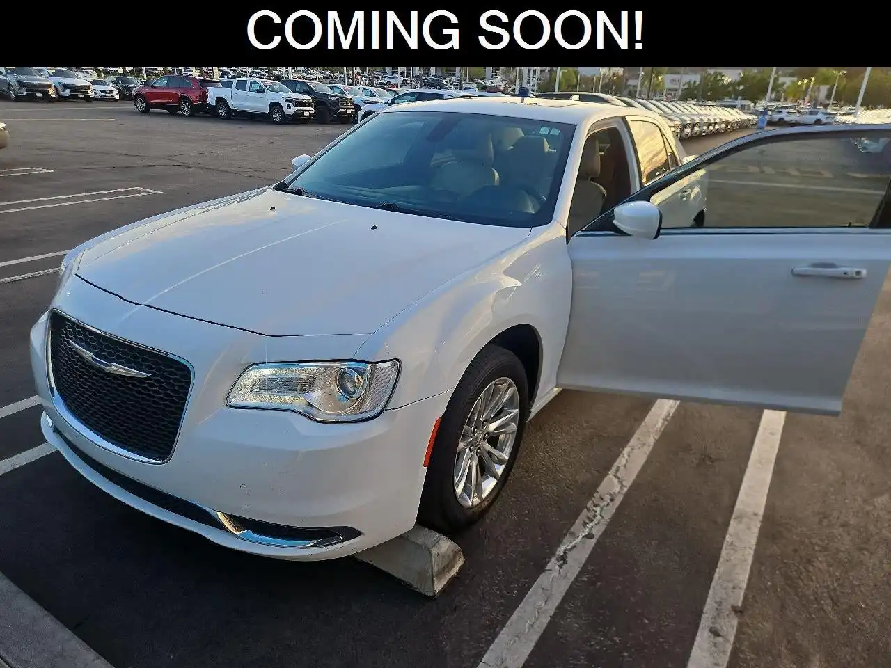 2017 Chrysler 300 Limited's photo