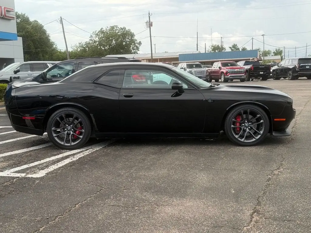 2023 Dodge Challenger GT Auto photo 4