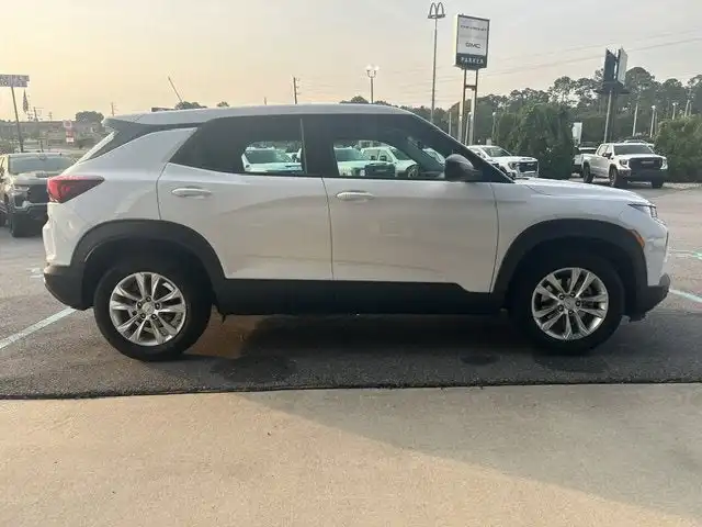 2023 Chevrolet Trailblazer LS's photo