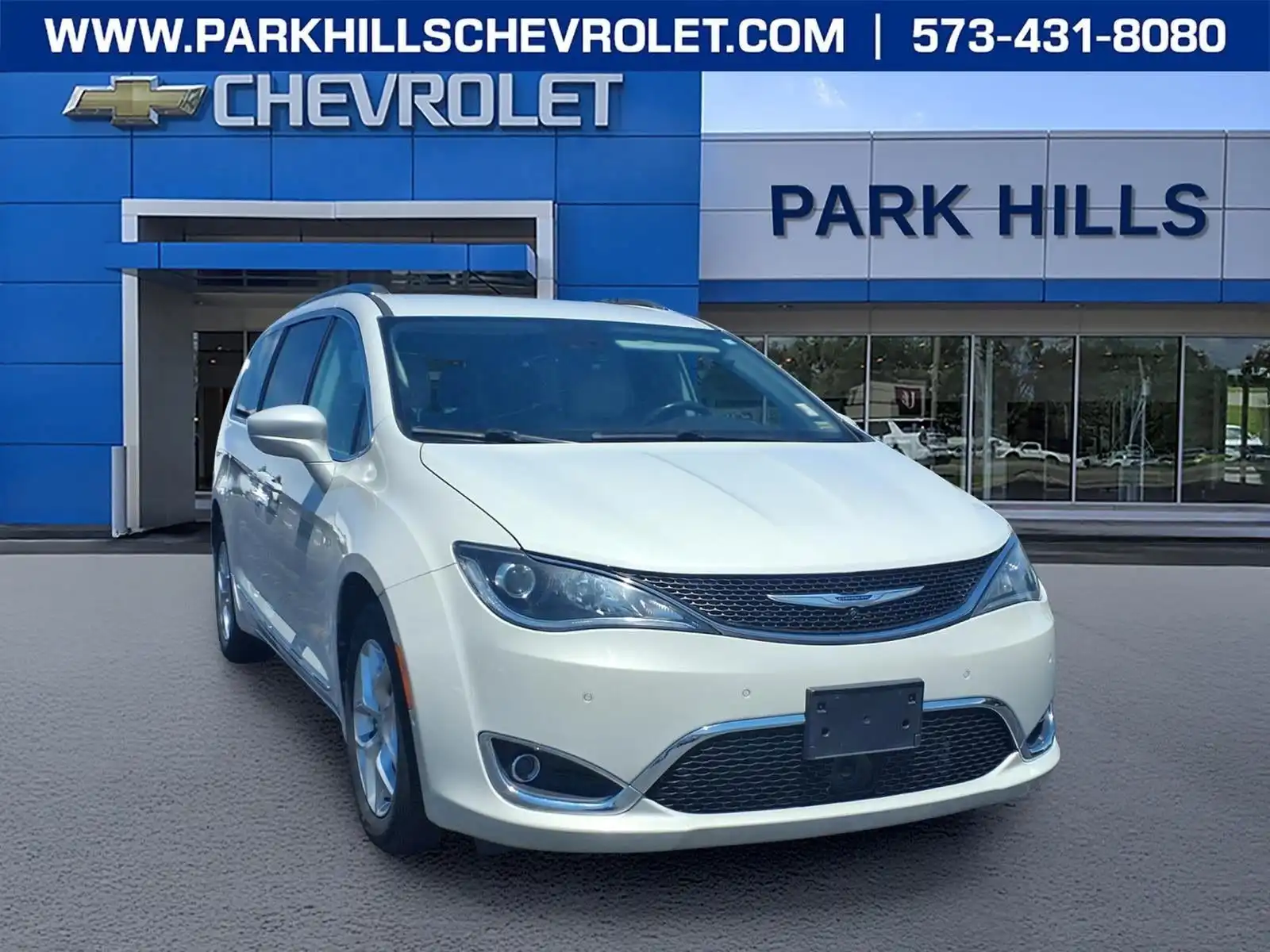2020 Chrysler Pacifica Touring L Plus's photo