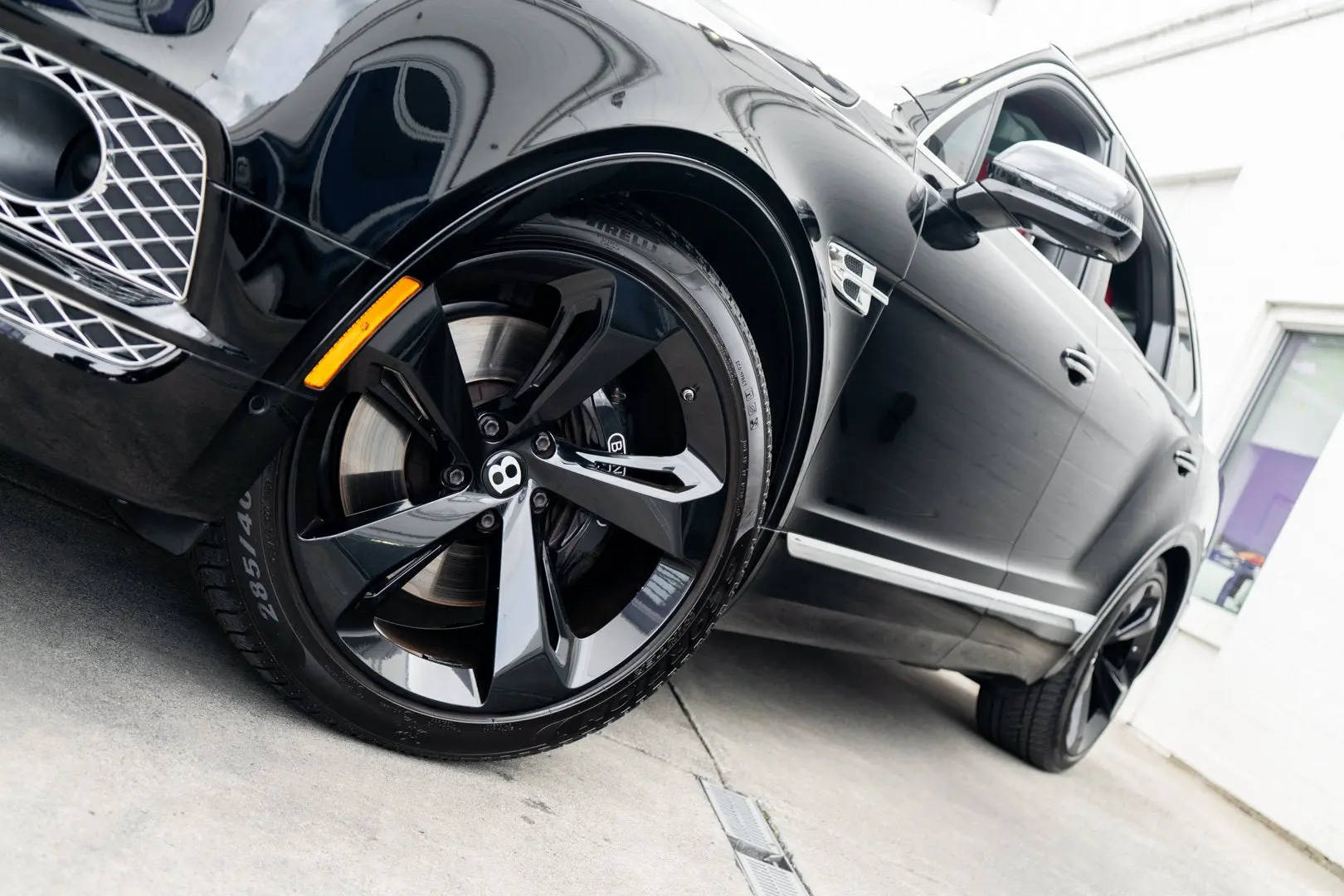 2017 Bentley Bentayga W12 photo 4