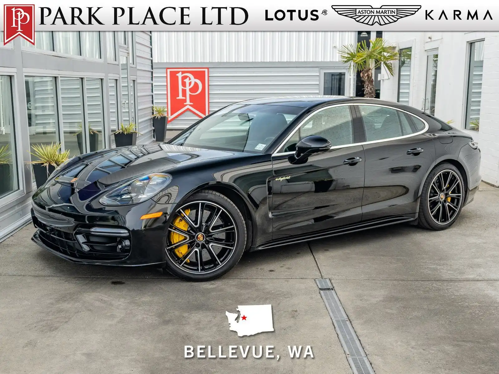 2023 Porsche Panamera Turbo S E-Hybrid's photo