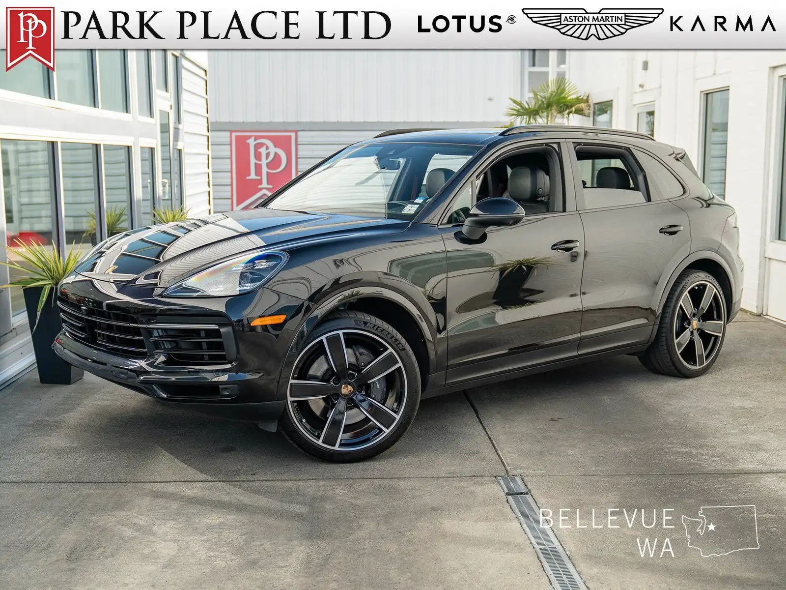 2022 Porsche Cayenne Base's photo