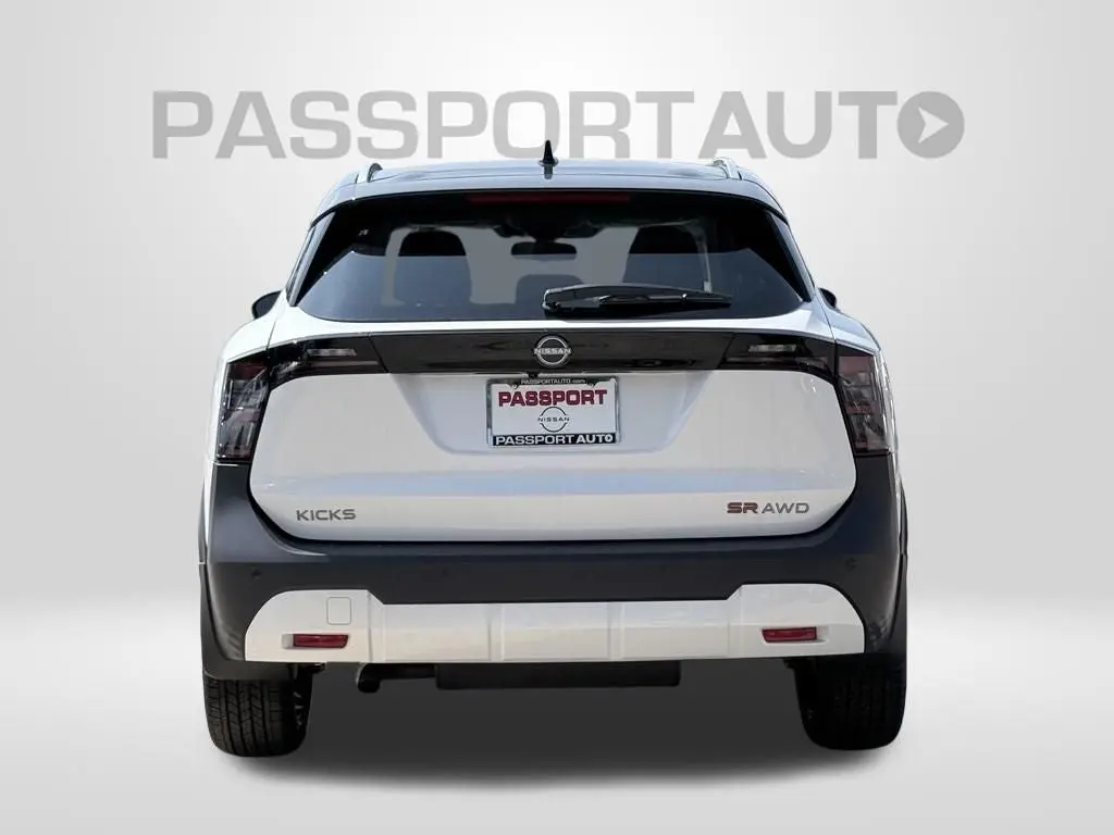 2026 Nissan Kicks 2.0 SR AWD photo 5