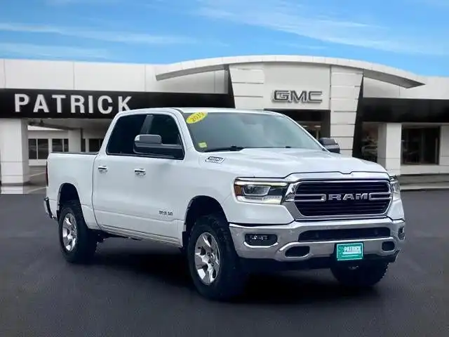 2019 RAM 1500 Big Horn/Lone Star 4x4 Crew Cab 5'7's photo