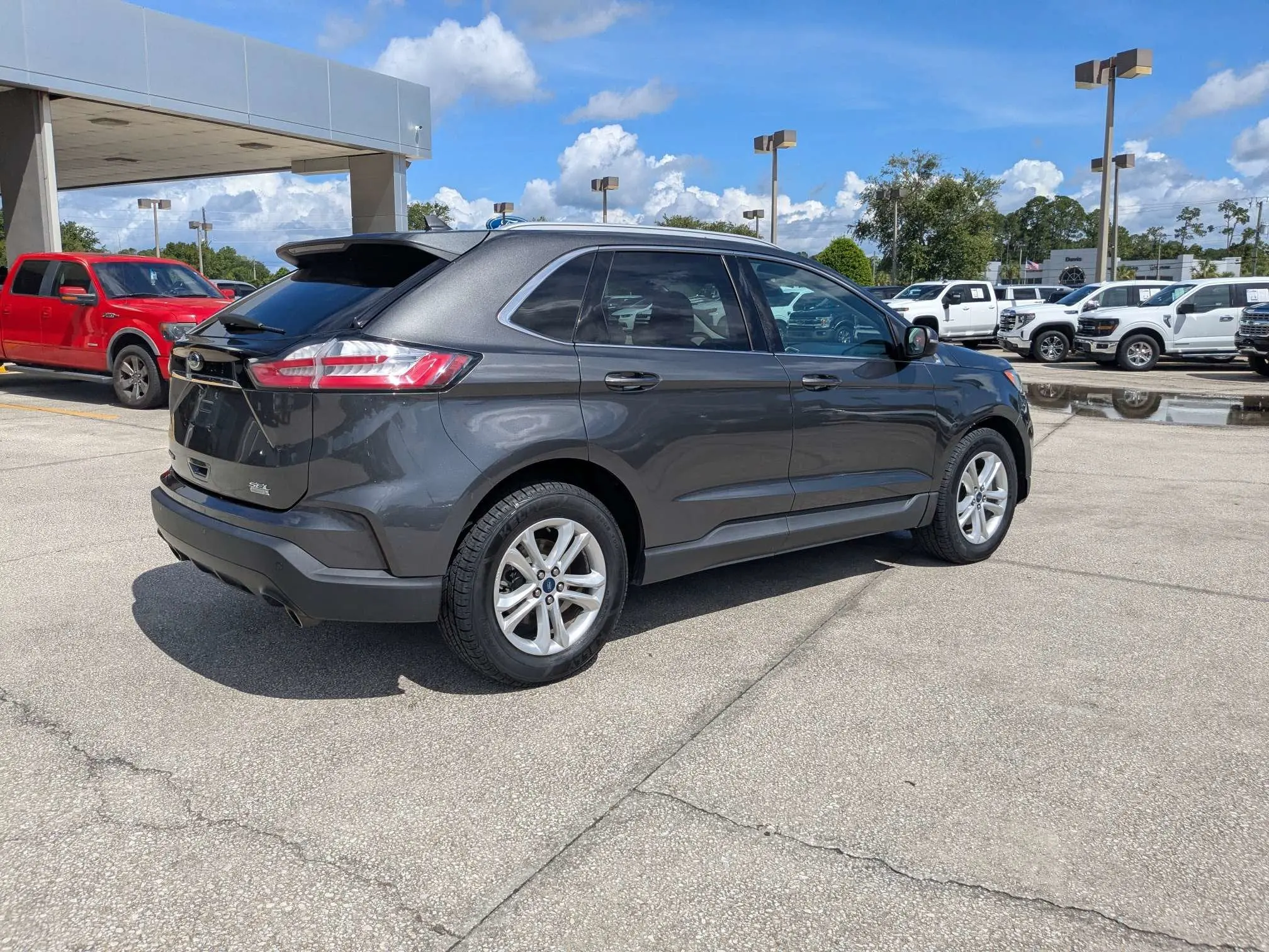 2020 Ford Edge SEL photo 4