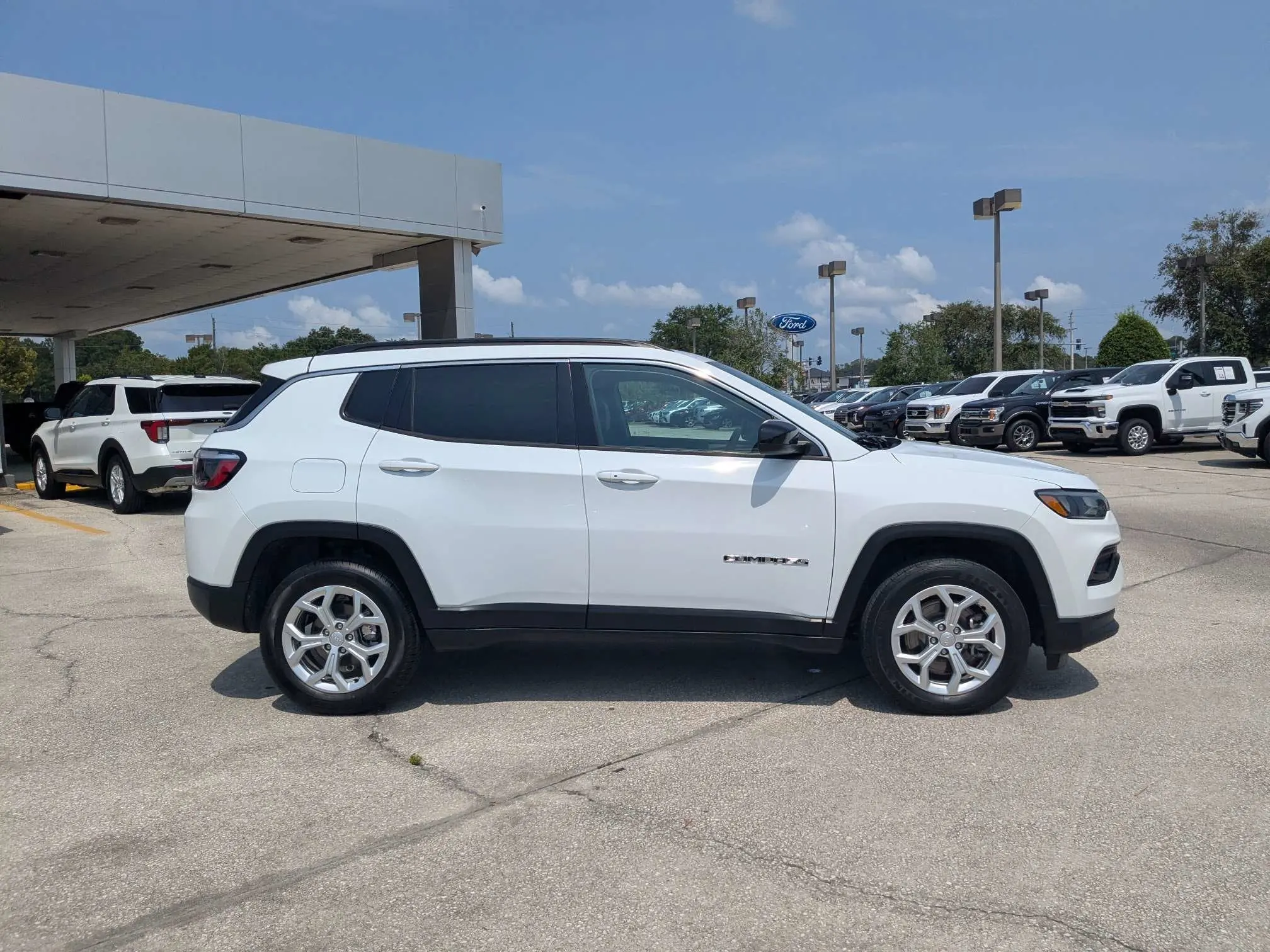 2024 Jeep Compass Latitude 4X4 photo 3