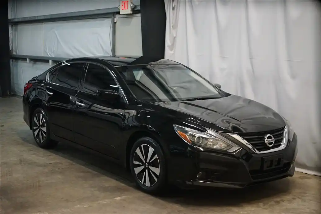 2016 Nissan Altima 2.5 SR's photo