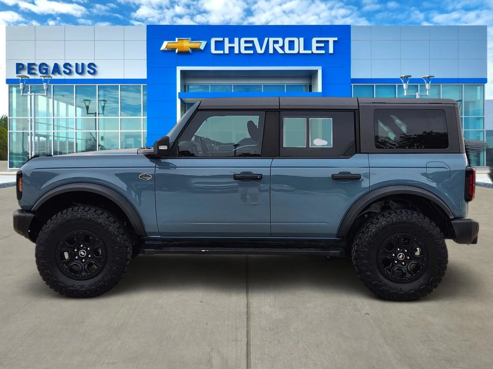 2023 Ford Bronco Wildtrak 4x4 photo 3