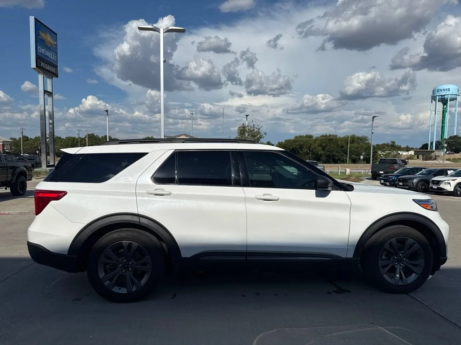 2021 Ford Explorer XLT RWD photo 5