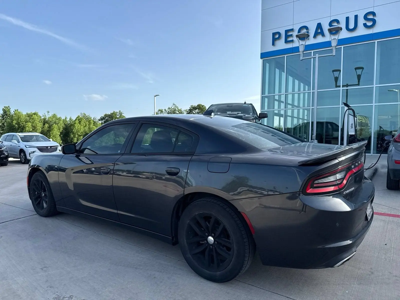 2016 Dodge Charger SXT photo 3
