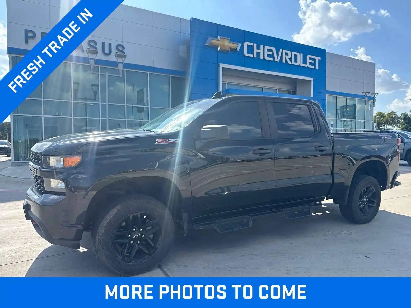 2022 Chevrolet Silverado 1500 Custom Trail Boss 4WD Crew Cab Short Box's photo