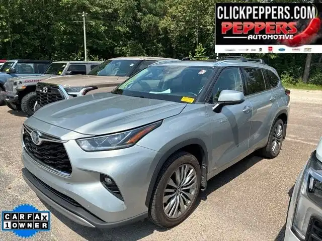 2021 Toyota Highlander Platinum Hybrid 4x4's photo