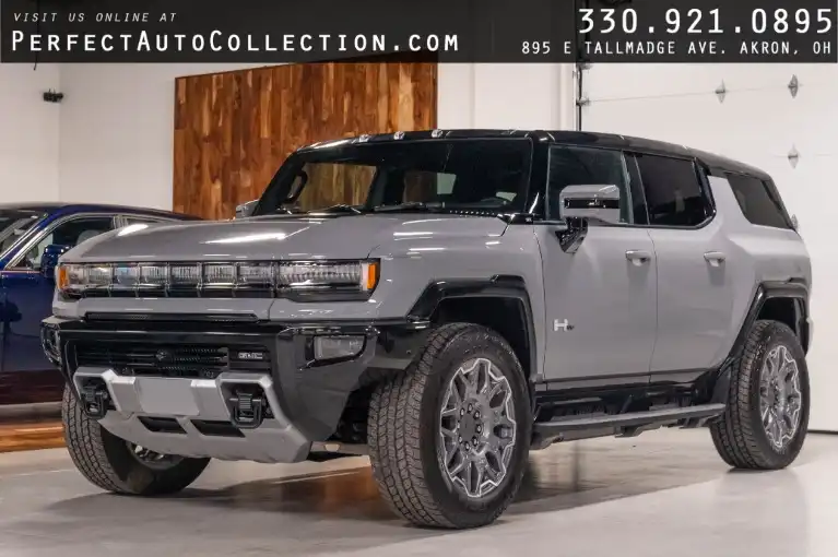 2025 GMC Hummer EV 3X SUV's photo