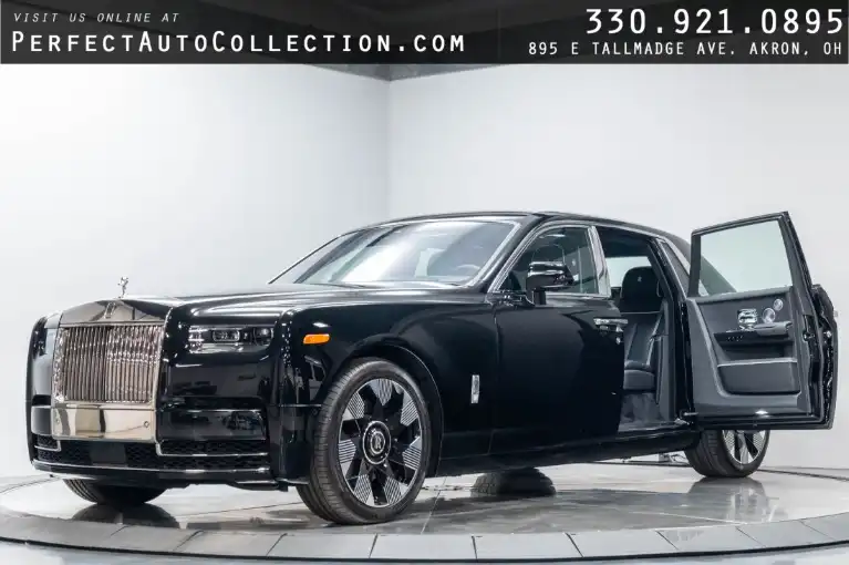 2024 Rolls-Royce Phantom Base's photo
