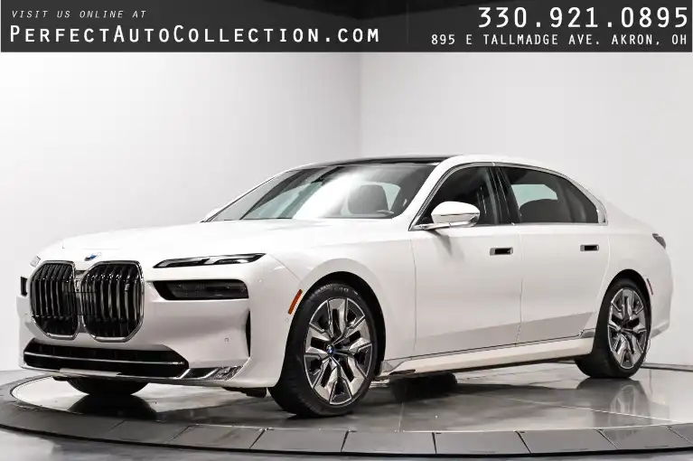 2023 BMW i7 xDrive60 Sedan's photo