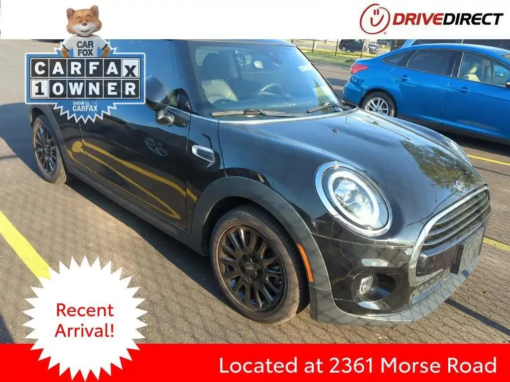 2021 MINI Hardtop Oxford Edition's photo