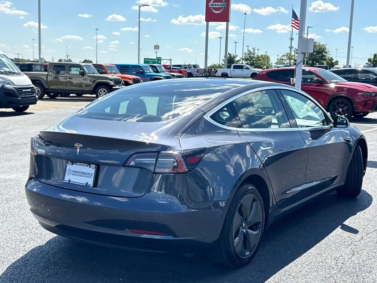 2020 Tesla Model 3 Standard Range Plus photo 3