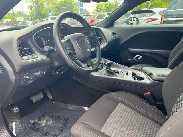 2023 Dodge Challenger SXT Auto AWD photo 3