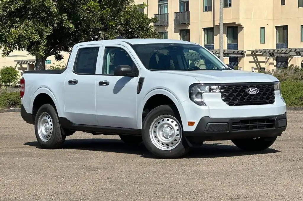 2026 Ford Maverick XL FWD's photo