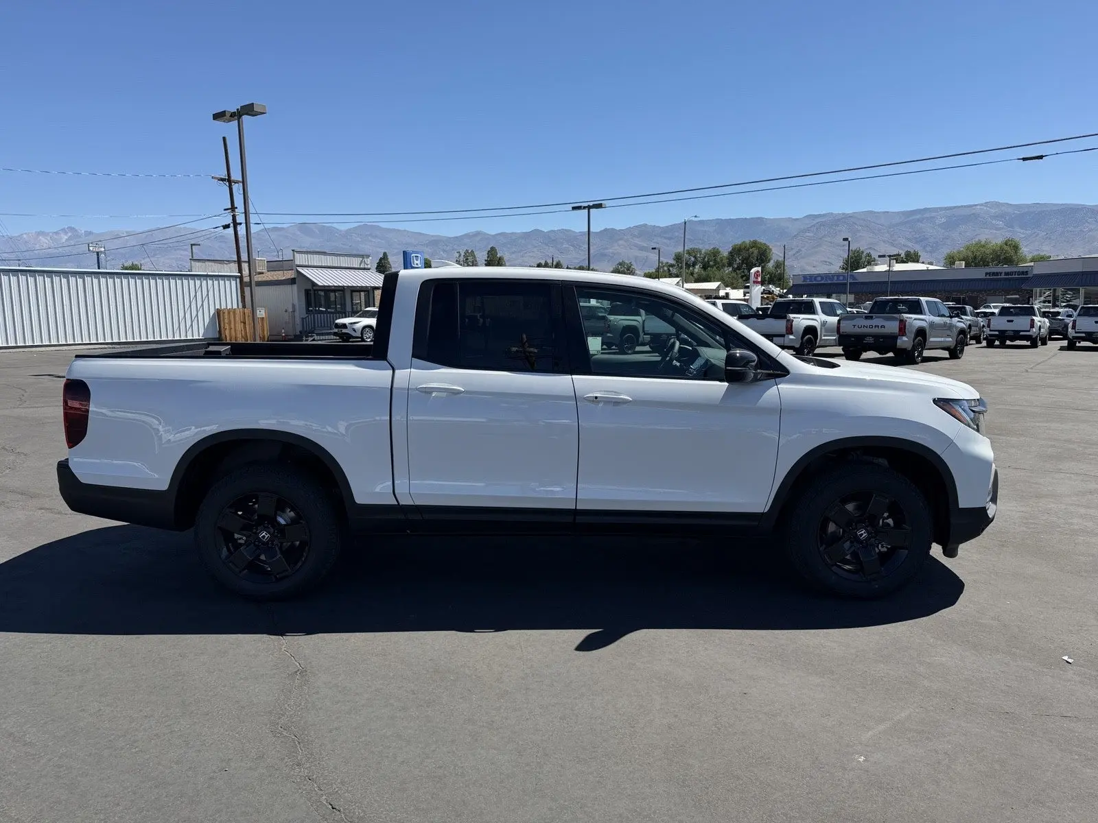 2026 Honda Ridgeline Black Edition photo 4