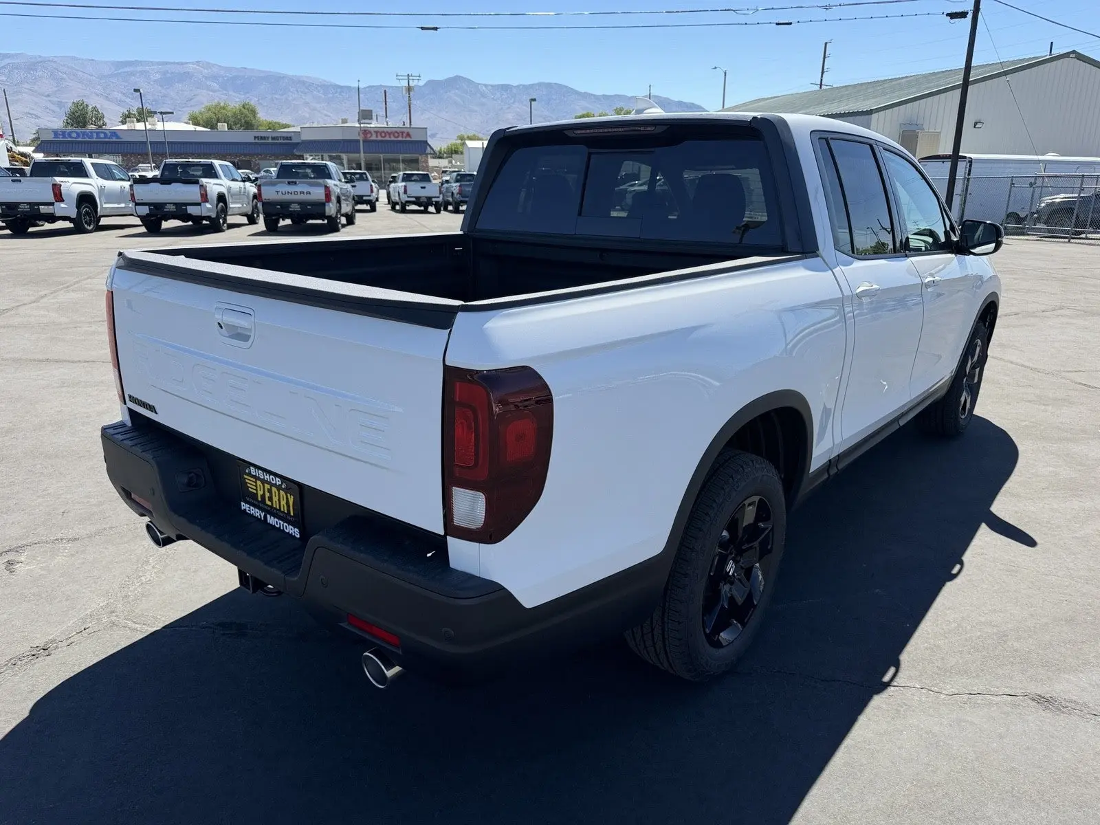 2026 Honda Ridgeline Black Edition photo 5