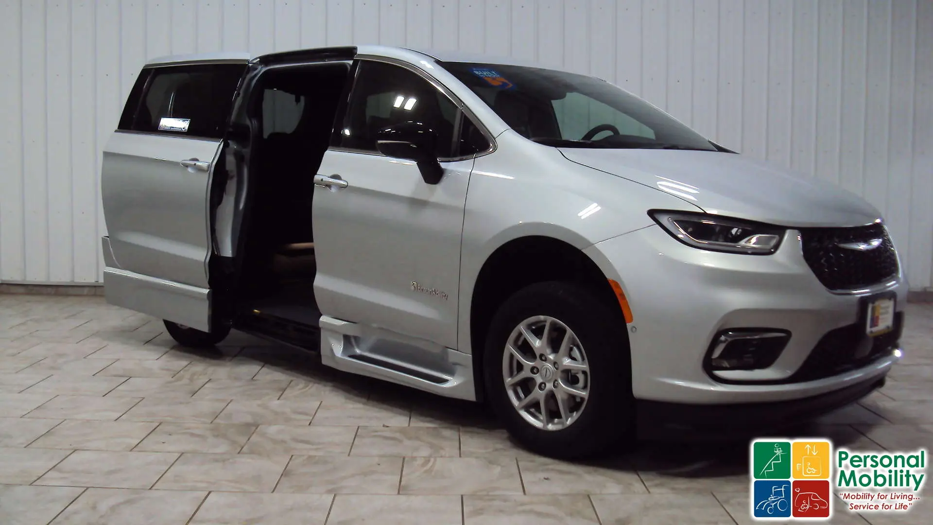 2026 Chrysler Pacifica Select photo 5