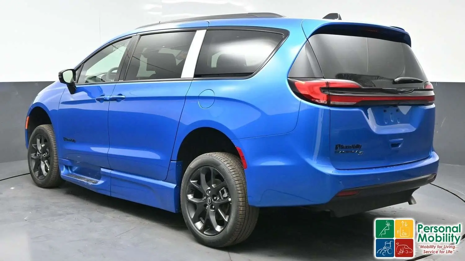 2026 Chrysler Pacifica Select photo 5