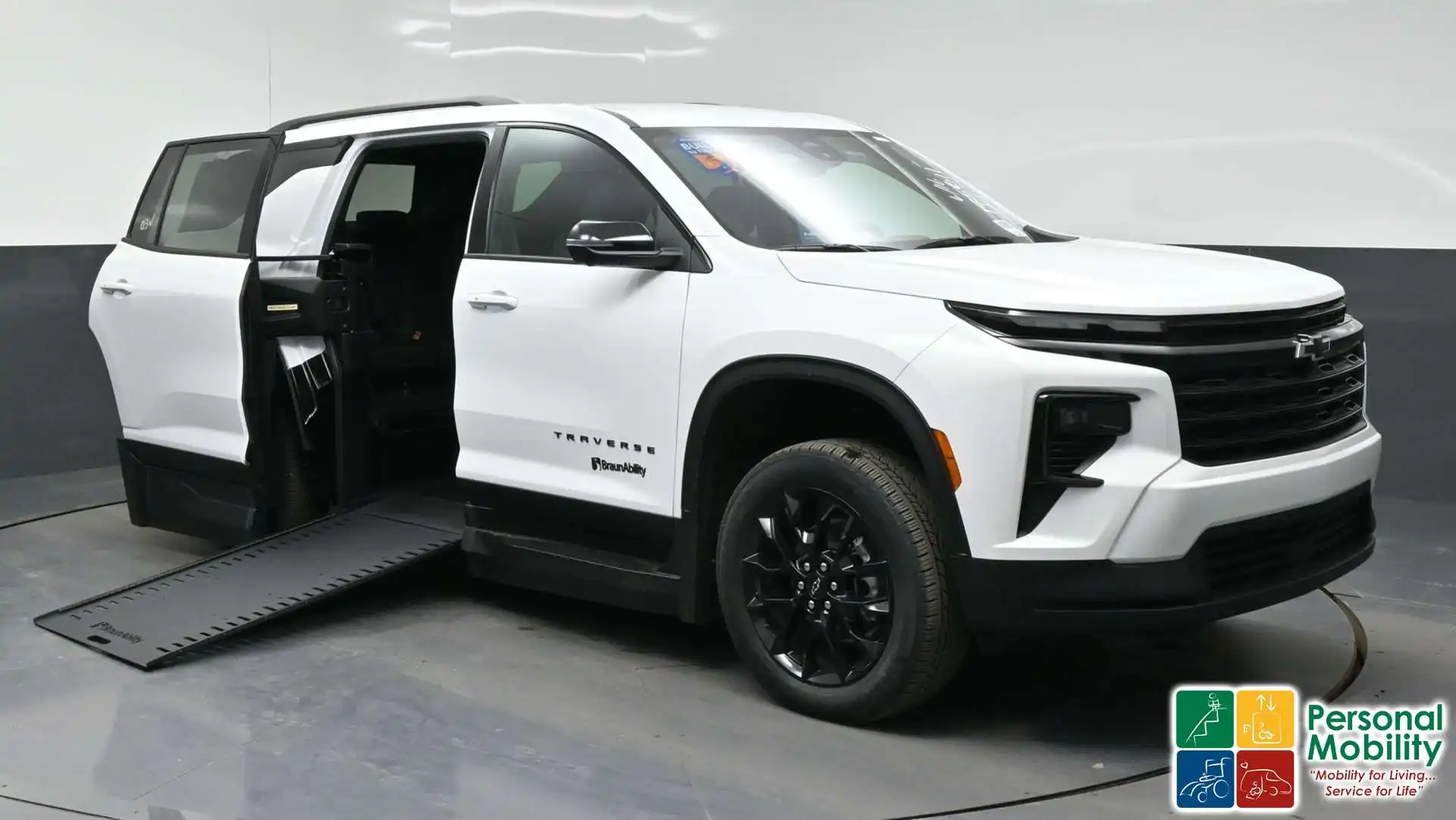 2026 Chevrolet Traverse FWD LT's photo