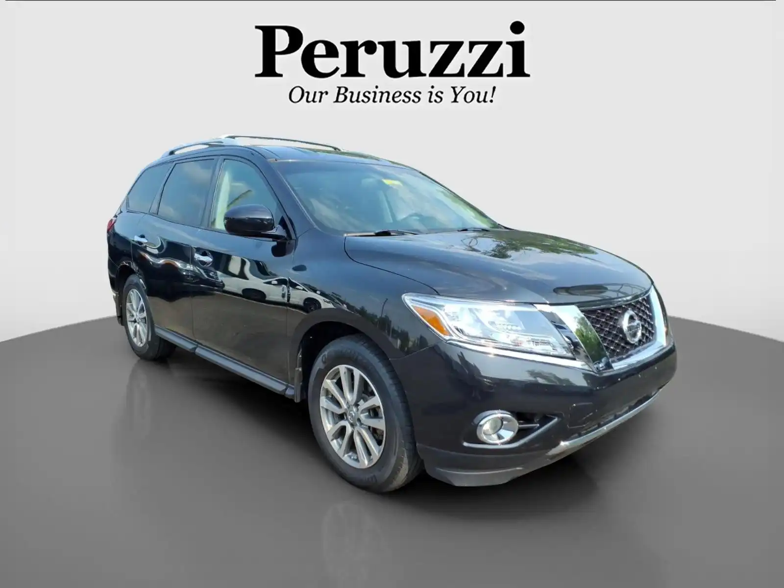 2015 Nissan Pathfinder SV 4WD's photo