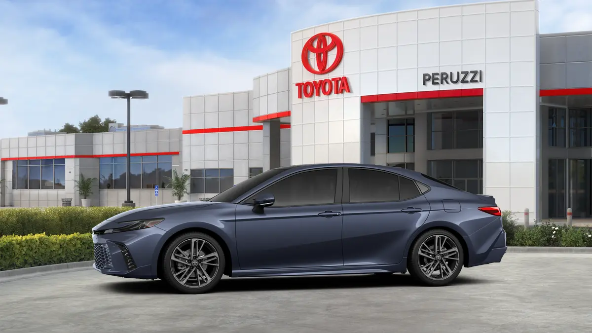 2026 Toyota Camry XSE Hybrid photo 3
