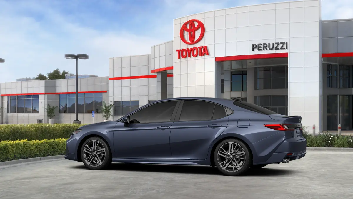 2026 Toyota Camry XSE Hybrid photo 5