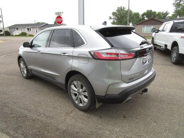 2021 Ford Edge Titanium AWD photo 5