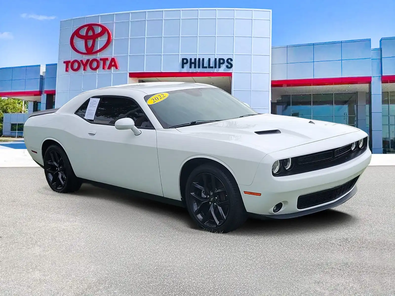 2022 Dodge Challenger SXT Auto's photo