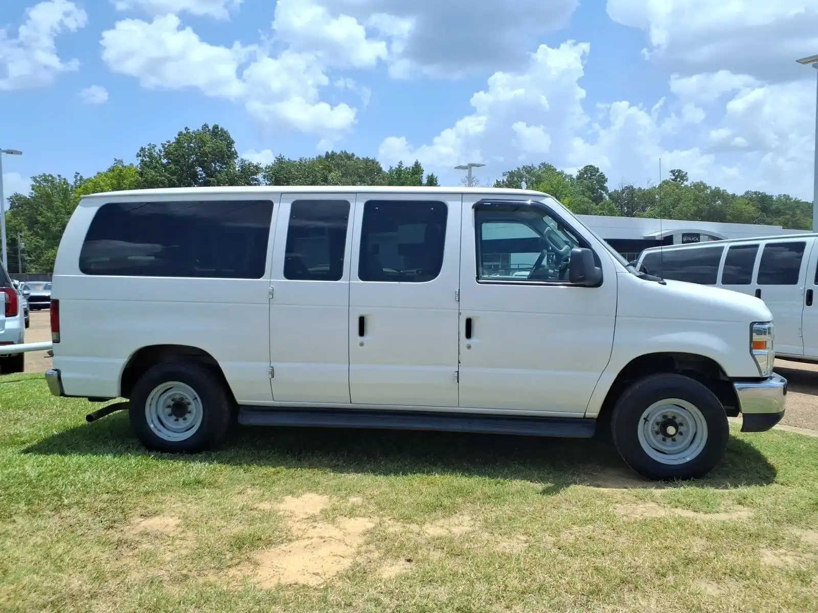 2014 Ford E-Series E-150 XL's photo