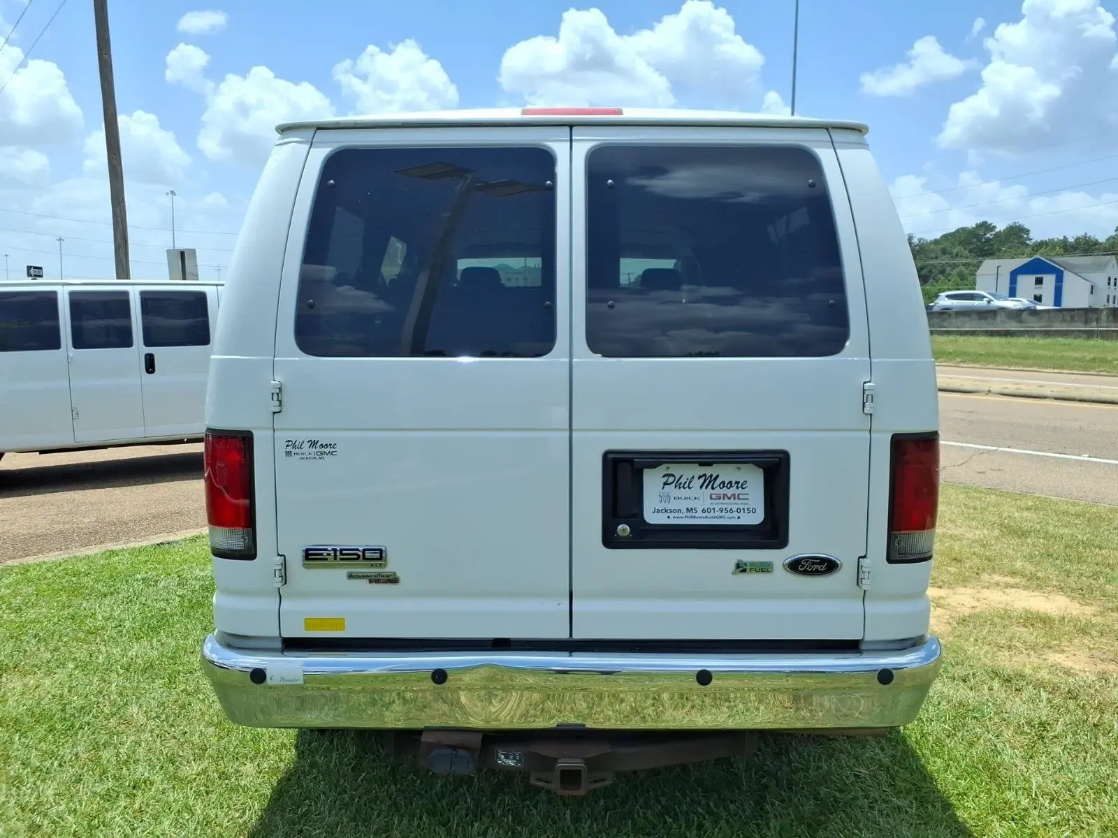 2014 Ford E-Series E-150 XL photo 4