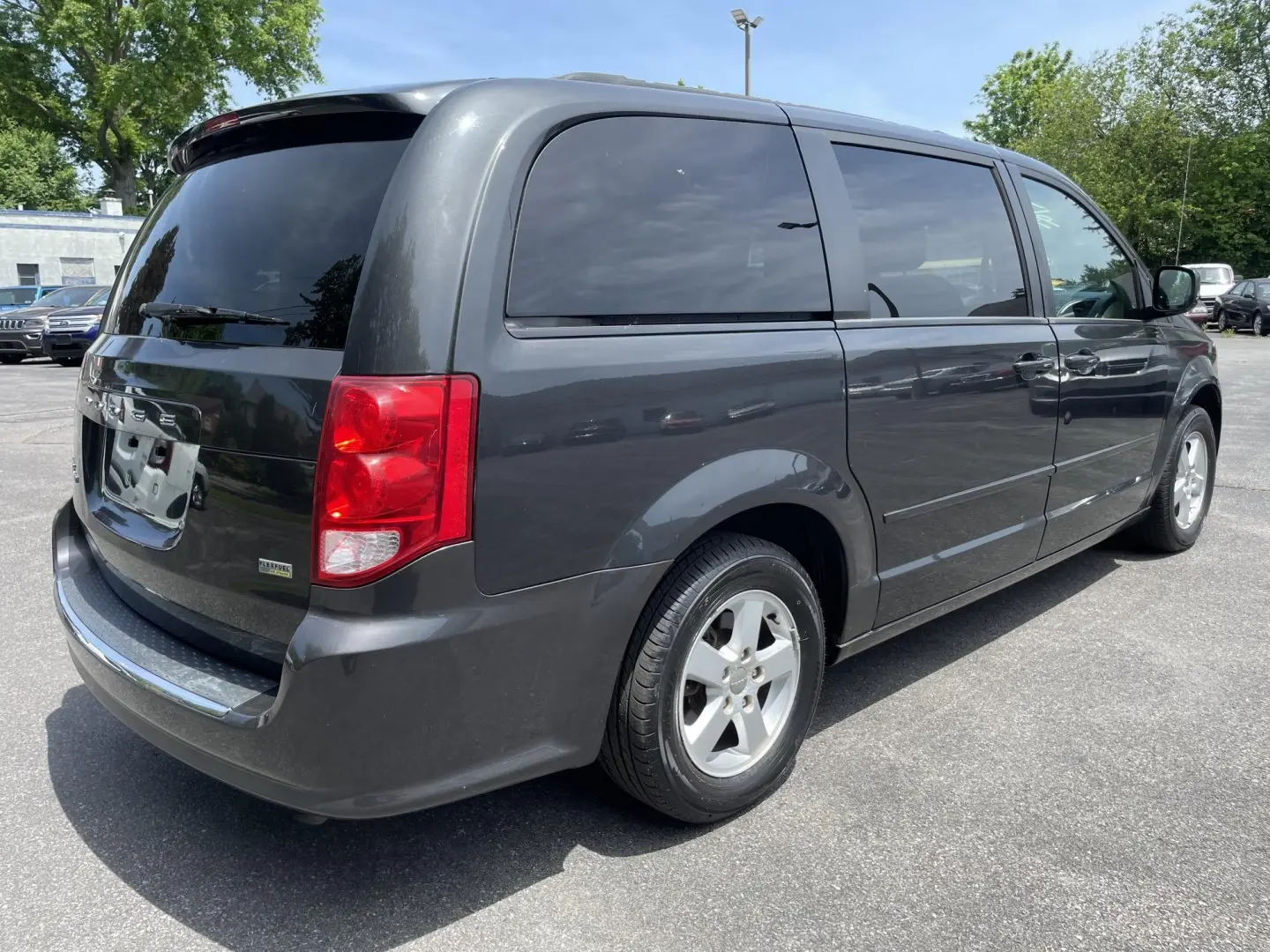 2012 Dodge Grand Caravan SXT photo 3